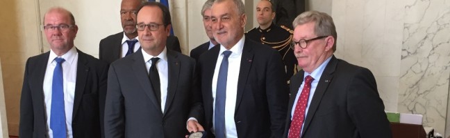 François Hollande, président de la répubique, Gérard Romité, Président du CNPMEM et les 4 Vice-Présidents du CNPMEM