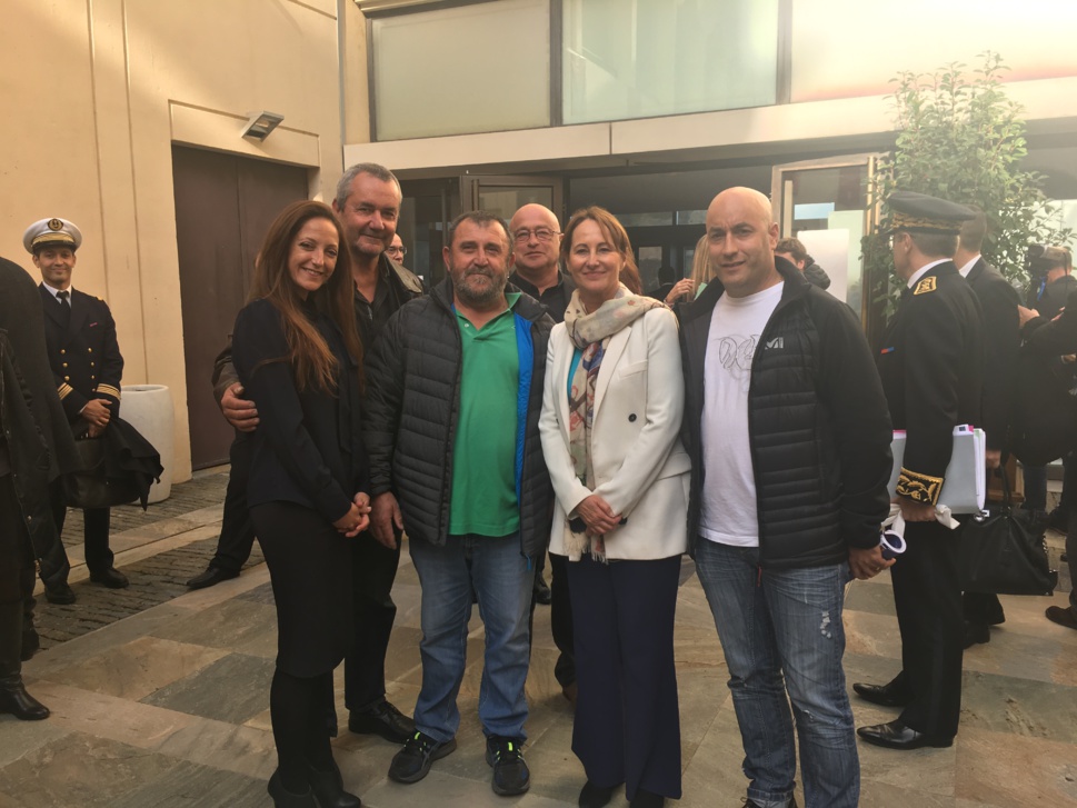 Ségolène Royal, ministre de l'Environnement, de l'Energie et de la Mer avec Jessica Dijoux, Directrice du CRPMEMC, Daniel DEFUSCO, 2ème Prud'homme de Bastia/Cap Corse-Président de la Commission Pélagique, Laurent Briançon, Patron Pêcheur- Président de la Commission Environnement au sein du CRPMEMC, Jean Mattei, Jean Charles Poggioli