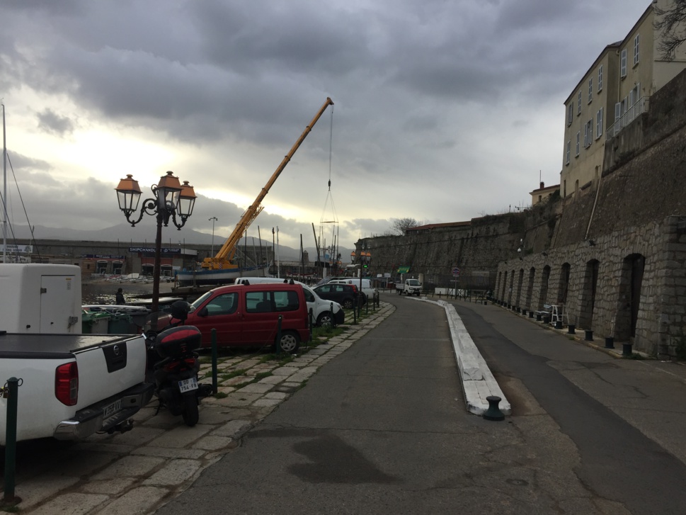 les bateaux font faire peau neuve pour un remise à l'eau prévu le 05 mars 2018