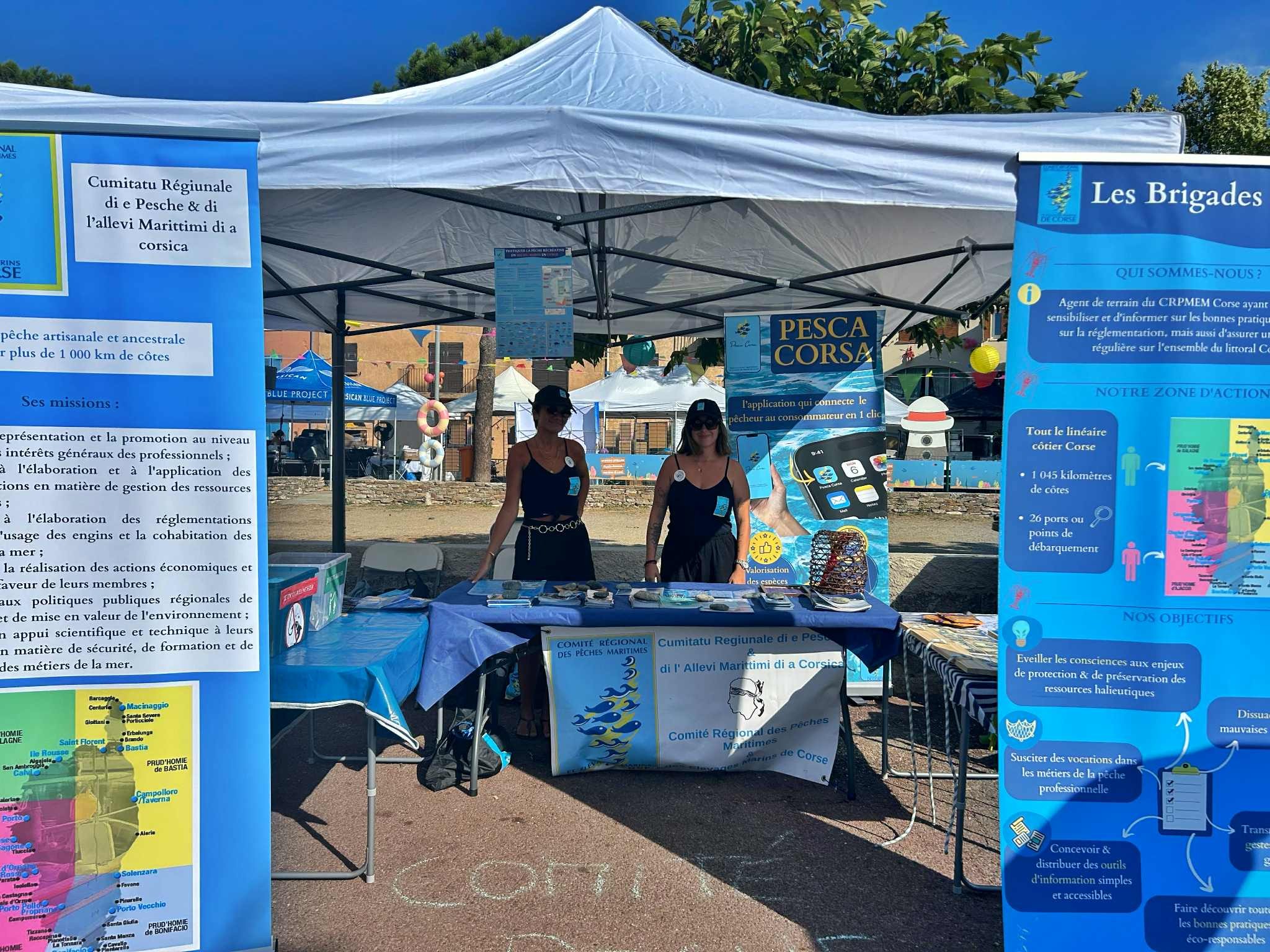 Le stand des Brigades Bleues